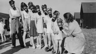 أوبئة ليس لها سبب طبى.. أبرزها الضحك الهستيرى ورعشة الكتابة والرقص المستمر – جريدة الخبر اليوم