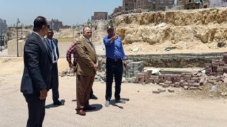 محافظ القاهرة يتفقد إزالة العقارات المقامة على حافة الجبل بالجبخانة.. صور – جريدة الخبر اليوم