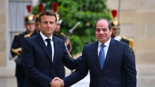 السيسي يجري اتصالًا مع ماكرون لمتابعة عدد من القضايا الإقليمية والدولية – جريدة الخبر اليوم