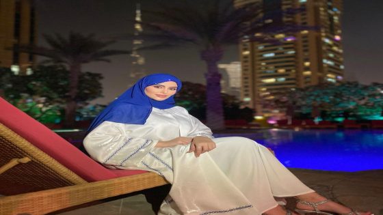 ” زهرة البحرين ” تظهر في طلة رائعة مع ابنتها