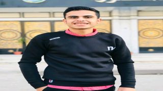 إبراهيم أبو مبارك رسام النار يبدع في رسمه بالرصاص والفحم