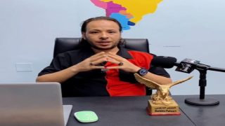 رحلتك الذهبية اكتشف العالم مع شركة الصقر الذهبى للسفر والسياحة