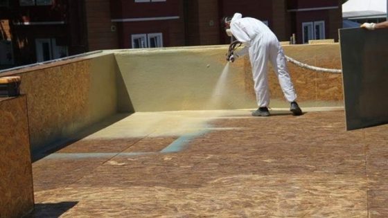 شركة عوازل الصفرات: الحل الأمثل للعزل وكشف تسربات المياه في المملكة