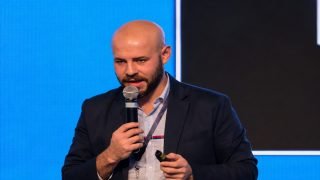 أمجد عثمان: بناء الـAI Studio الشخصي سيصبح مهارة أساسية.. وتعليم الذكاء الاصطناعي يجب أن يبدأ من المدارس